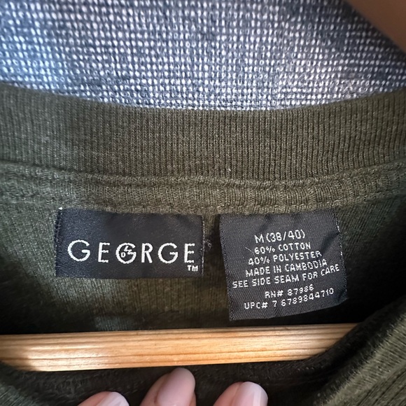 George Men's V-Neck Sweater in Forest Green - Picture 2 of 3
